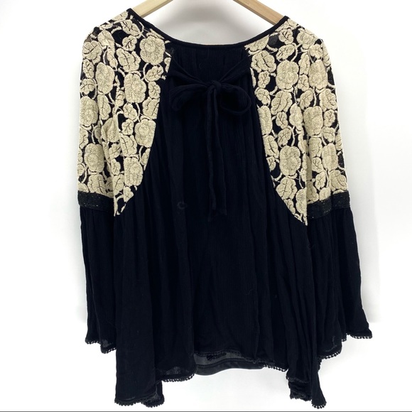 Altar’d state black cream floral blouse - Picture 2 of 7